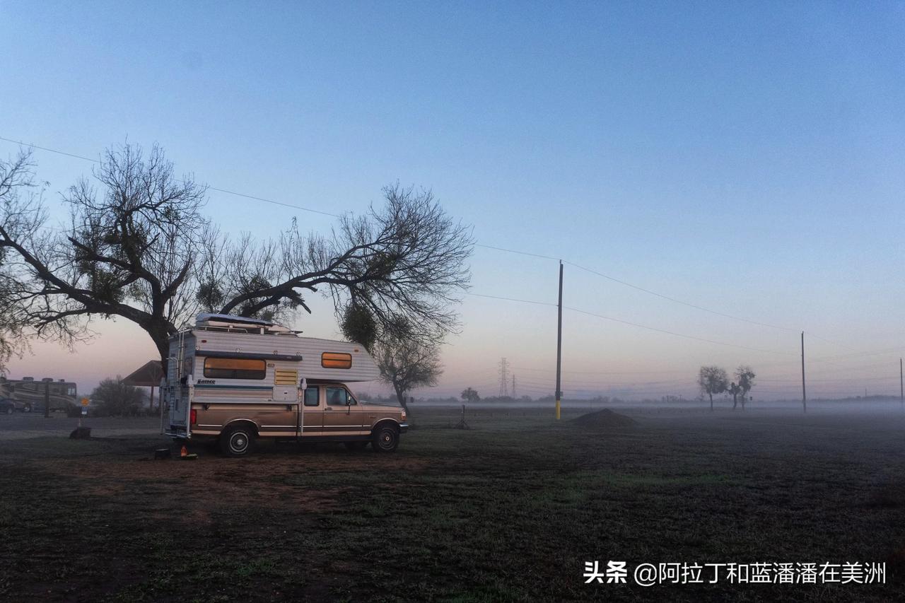 Home is where you park it.
我们的房车游牧生活
房车 