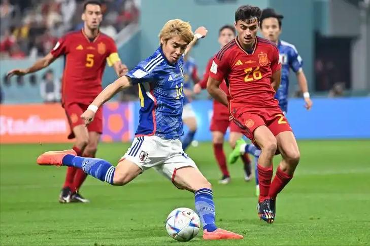 为什么日本足球越来越强？

日本足球为什么这些年进步很快，背后其实有一套系统化的