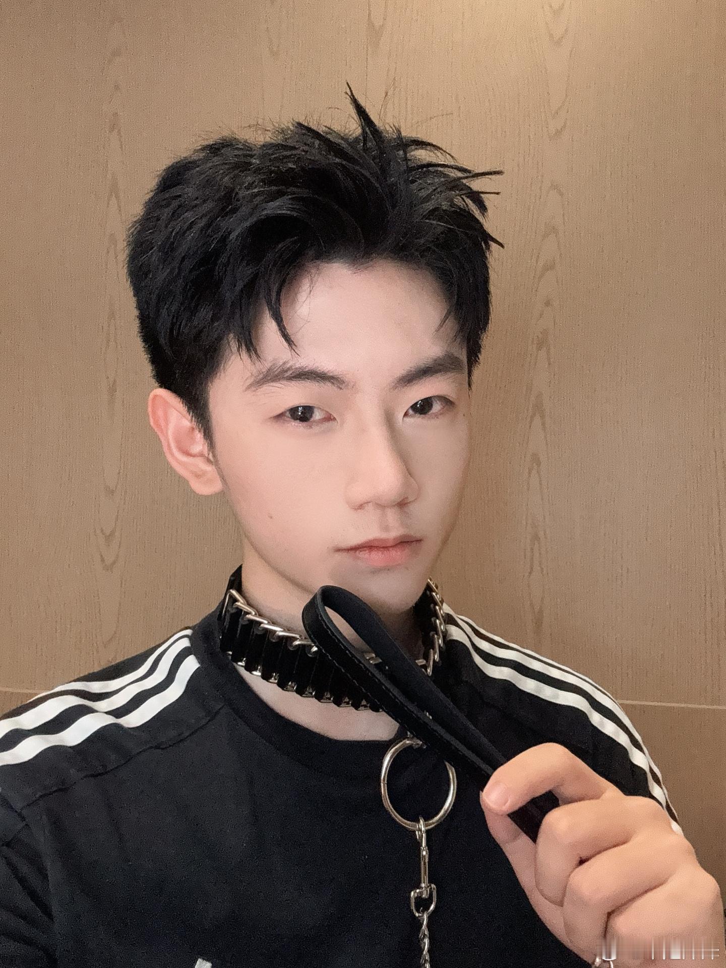 你们会想自己戴，还是想让别人戴？ ​​​