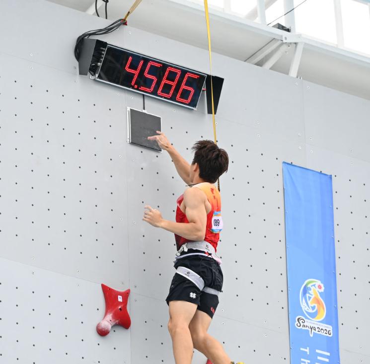 4秒58！中国16岁小将打破美国记录，刷新男子速度攀 岩世界纪录！

在刚过去一