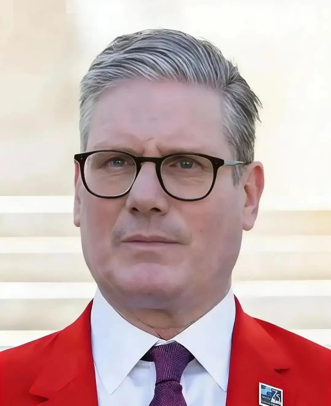 快讯！
就在刚刚，
英国把签证当成了拧阀门的扳手，顺手一拧就是政策风向。12月2