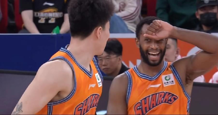 没法打，上海3分钟击溃辽宁…

上海久事主场打爆辽宁34 分！豪取22连胜！可以