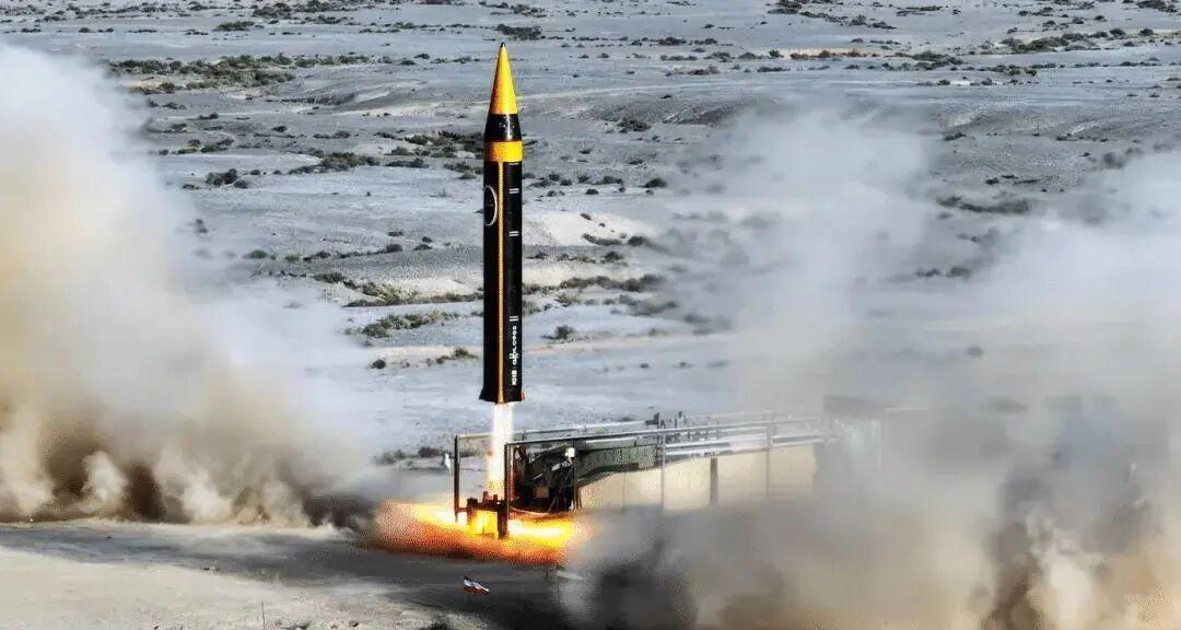 伊朗这次是真的不留退路了，三道强硬命令正式落地，军事、外交、能源三线出击，条条刚