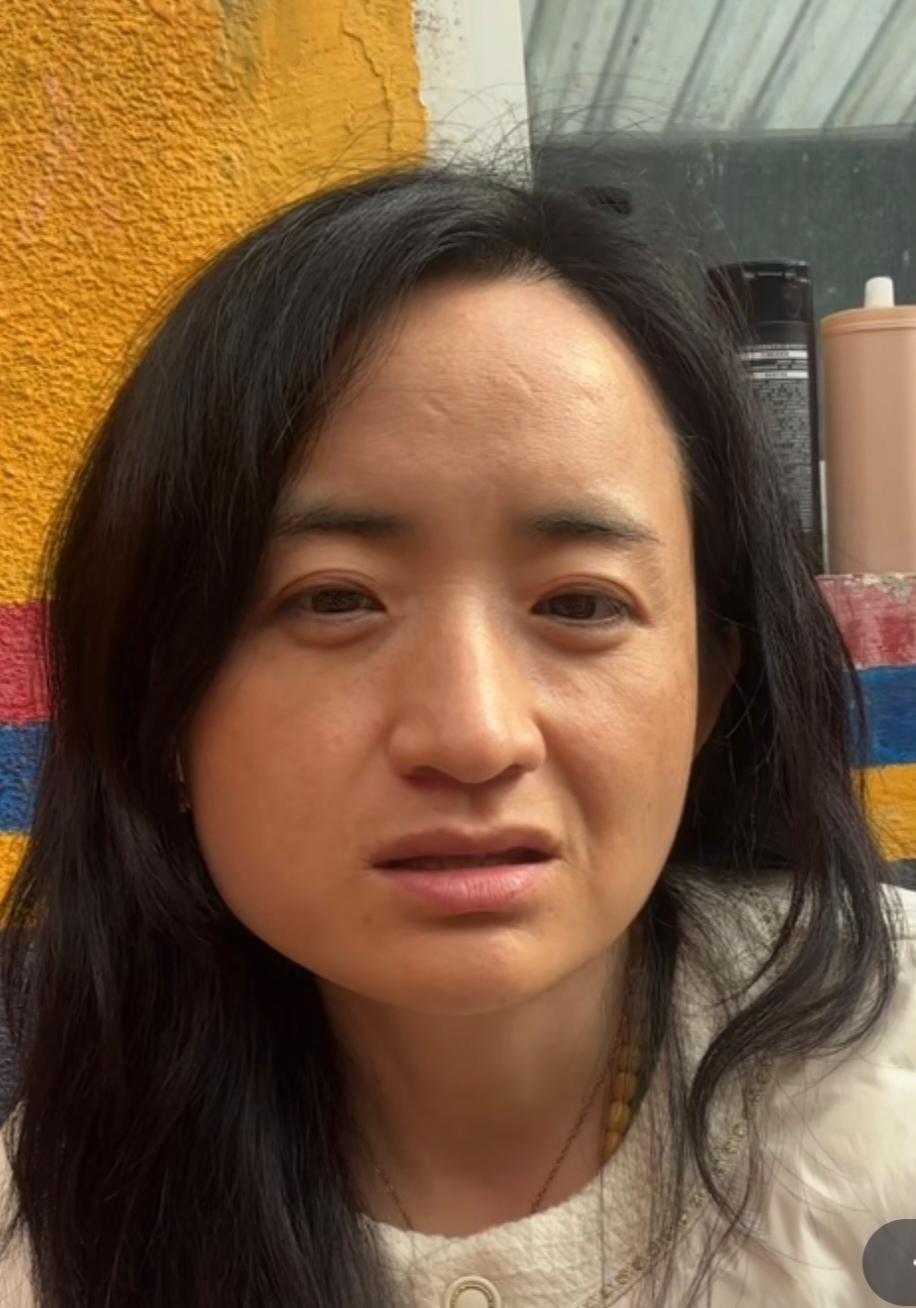 大龄剩女雅典娜这么多年没结婚，可是赶了一波红利。她现在嫁出去，明年有了小孩，即使