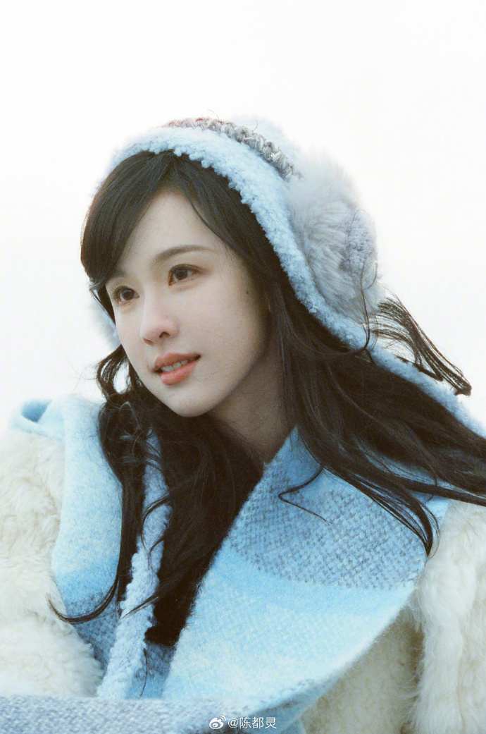 陈都灵元宵节营业陈都灵这张脸  陈都灵元宵节营业，毛茸茸的嘟嘟，冬日限定plog