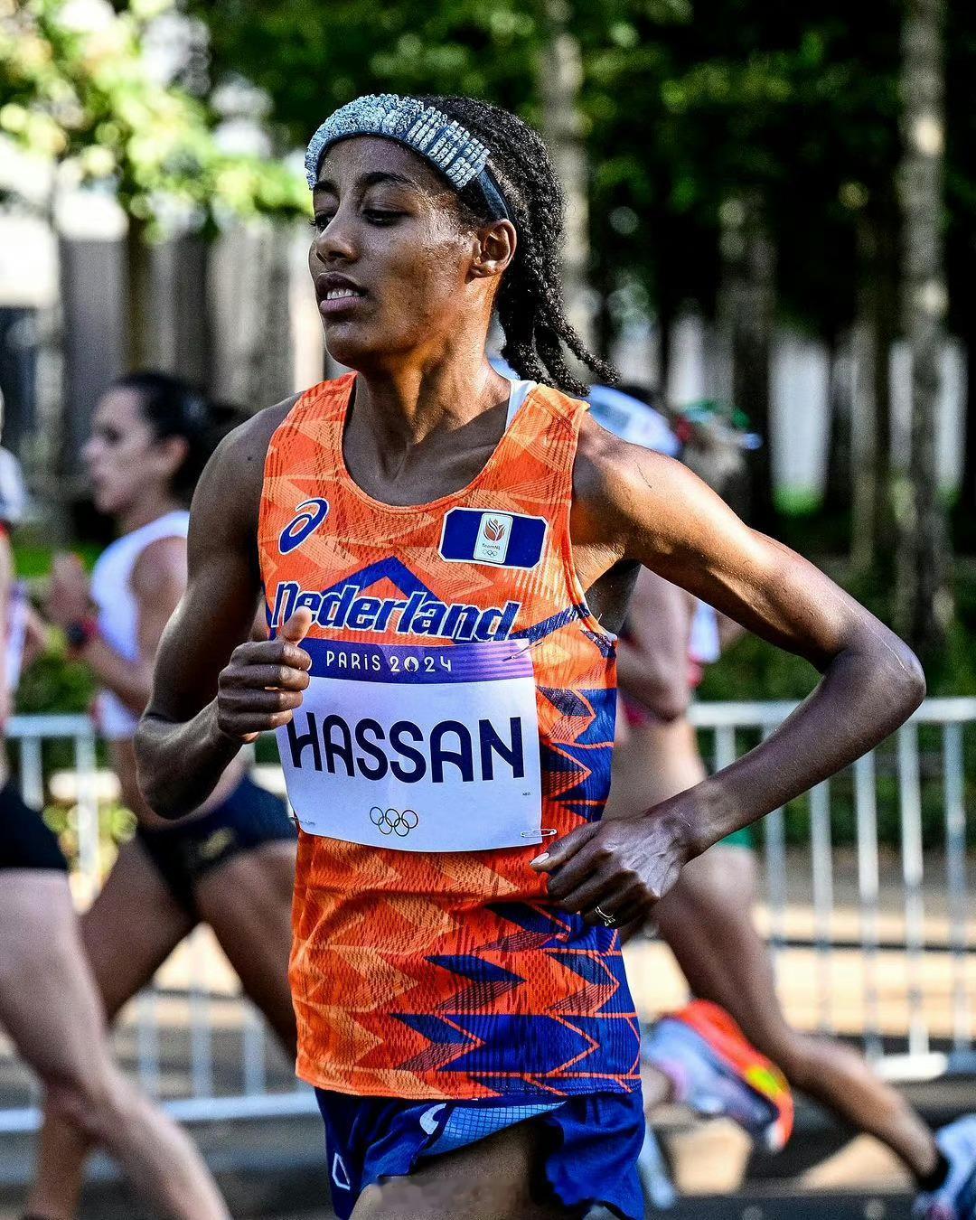 2:22:55！🇳🇱哈桑打破奥运纪录夺得#巴黎奥运会# 女子马拉松冠军。而这