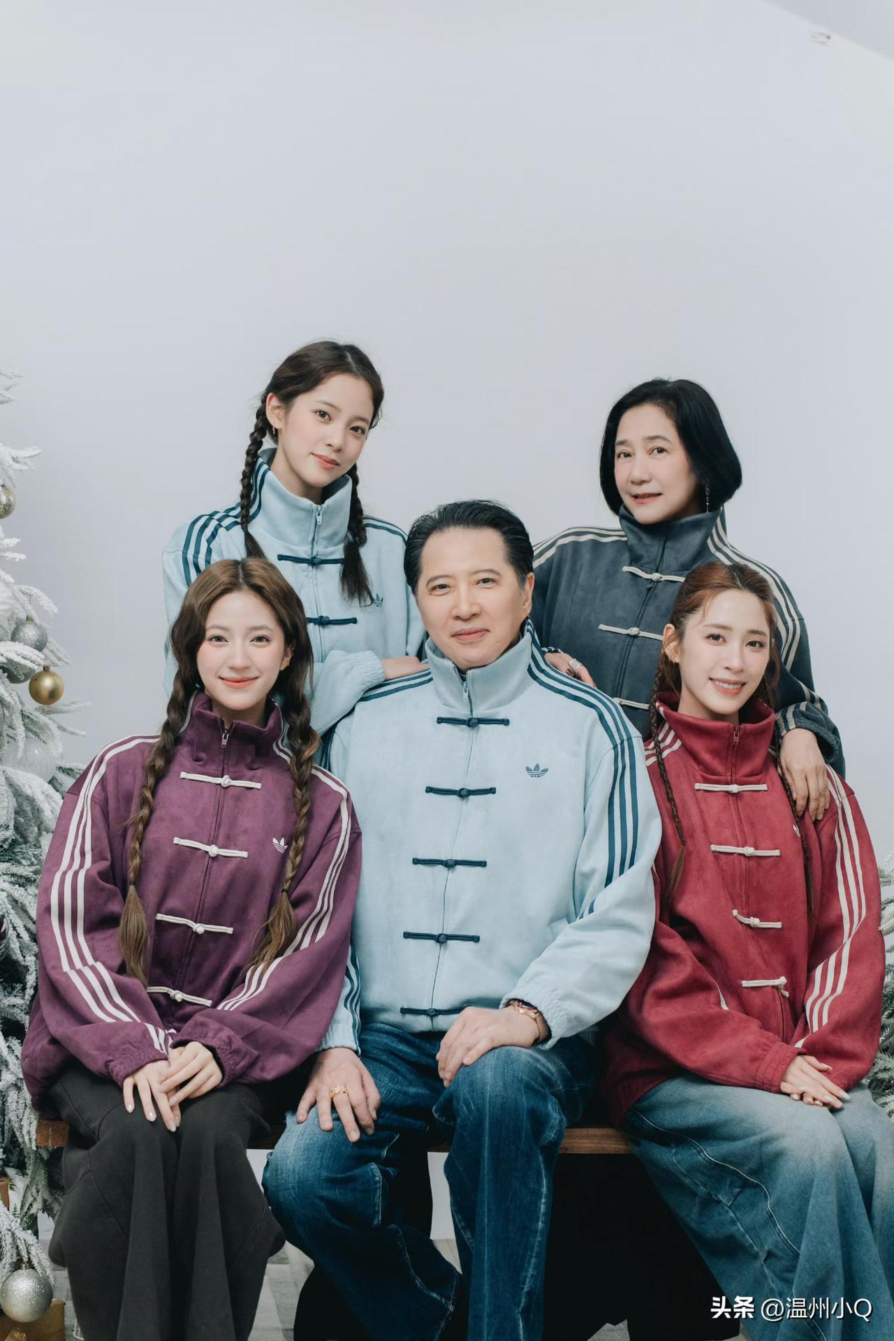 阿迪的新中式太火了，好多明星穿这款衣服当新年服。