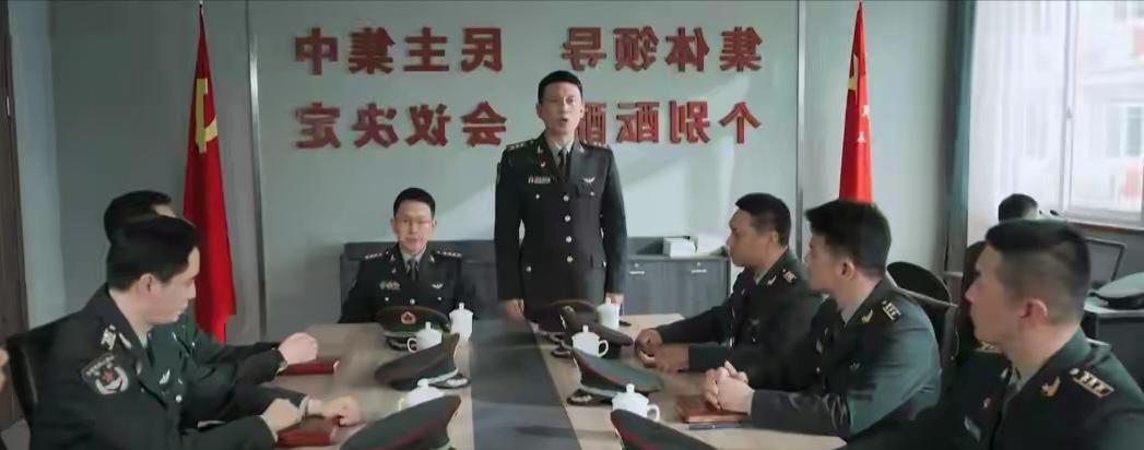 追剧《兵从风中来》   两个旅的对抗演习那场戏拍得够燃的，演习结束后，396旅这