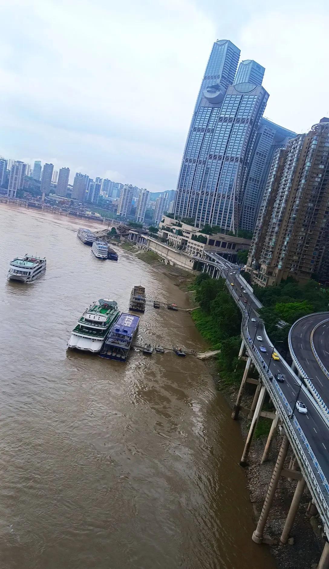 ? 雨季汛期开始了 重庆洪峰