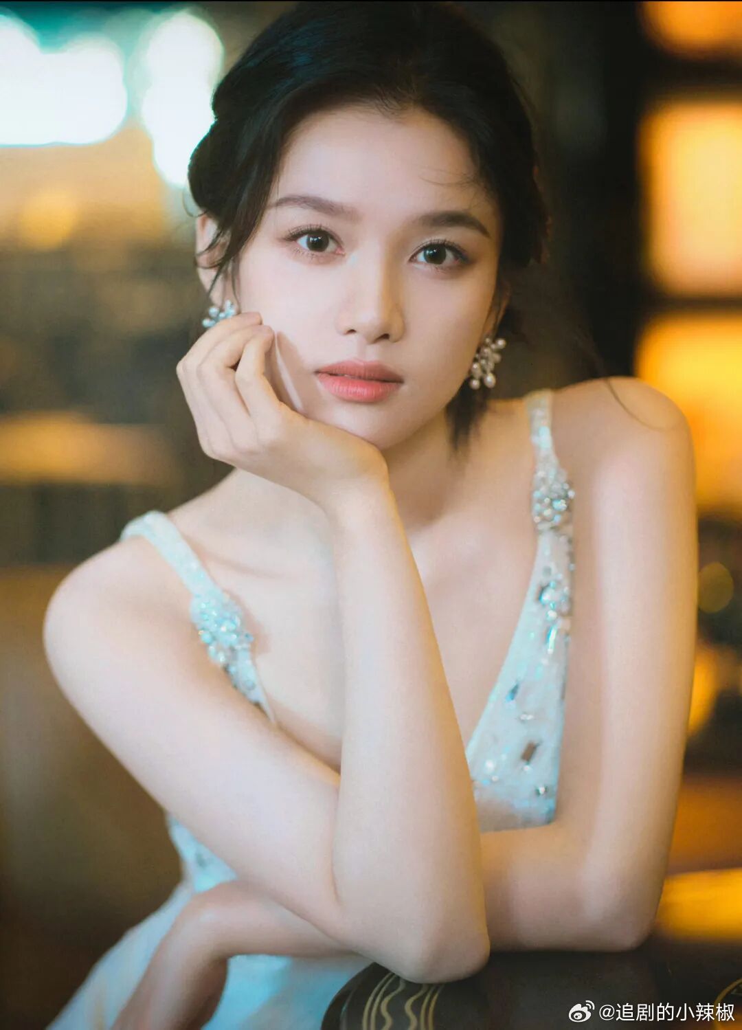 🍉张婧仪和李现的《雾里青》月底会开机，导演是瞿友宁，现偶算是她舒适区，现阶段发