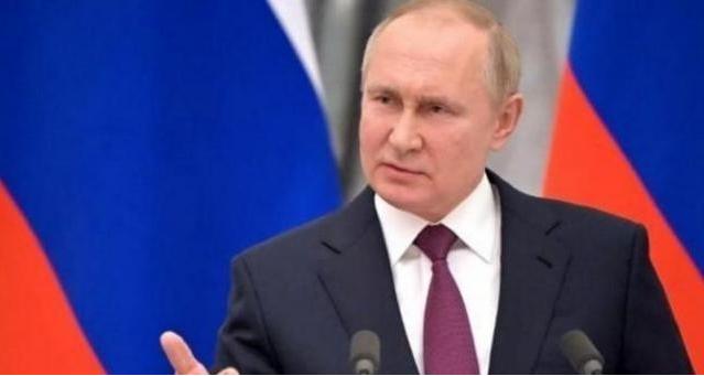 俄军明明有机会拿下乌克兰，为啥久攻不下？其实四年前俄军坦克刚跨过边境时，谁敢相信