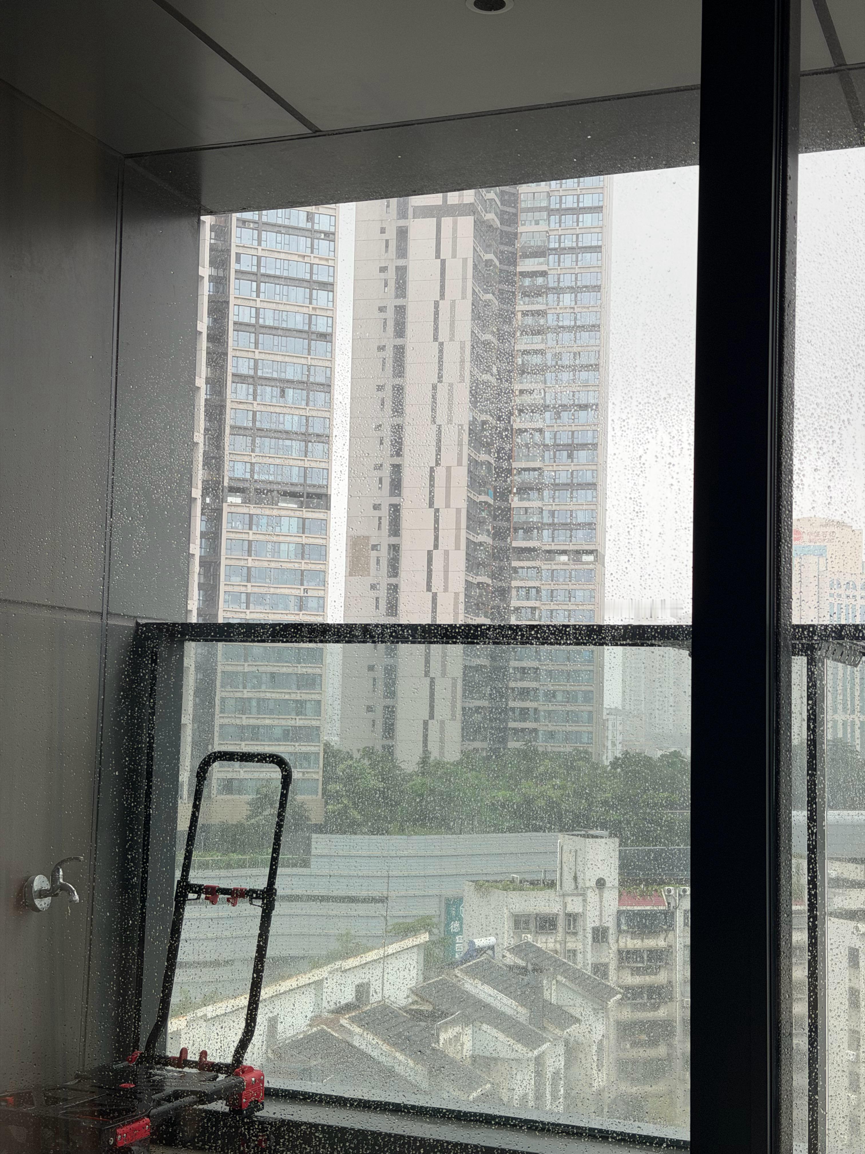 此时此刻，深圳比伦敦抑郁多了