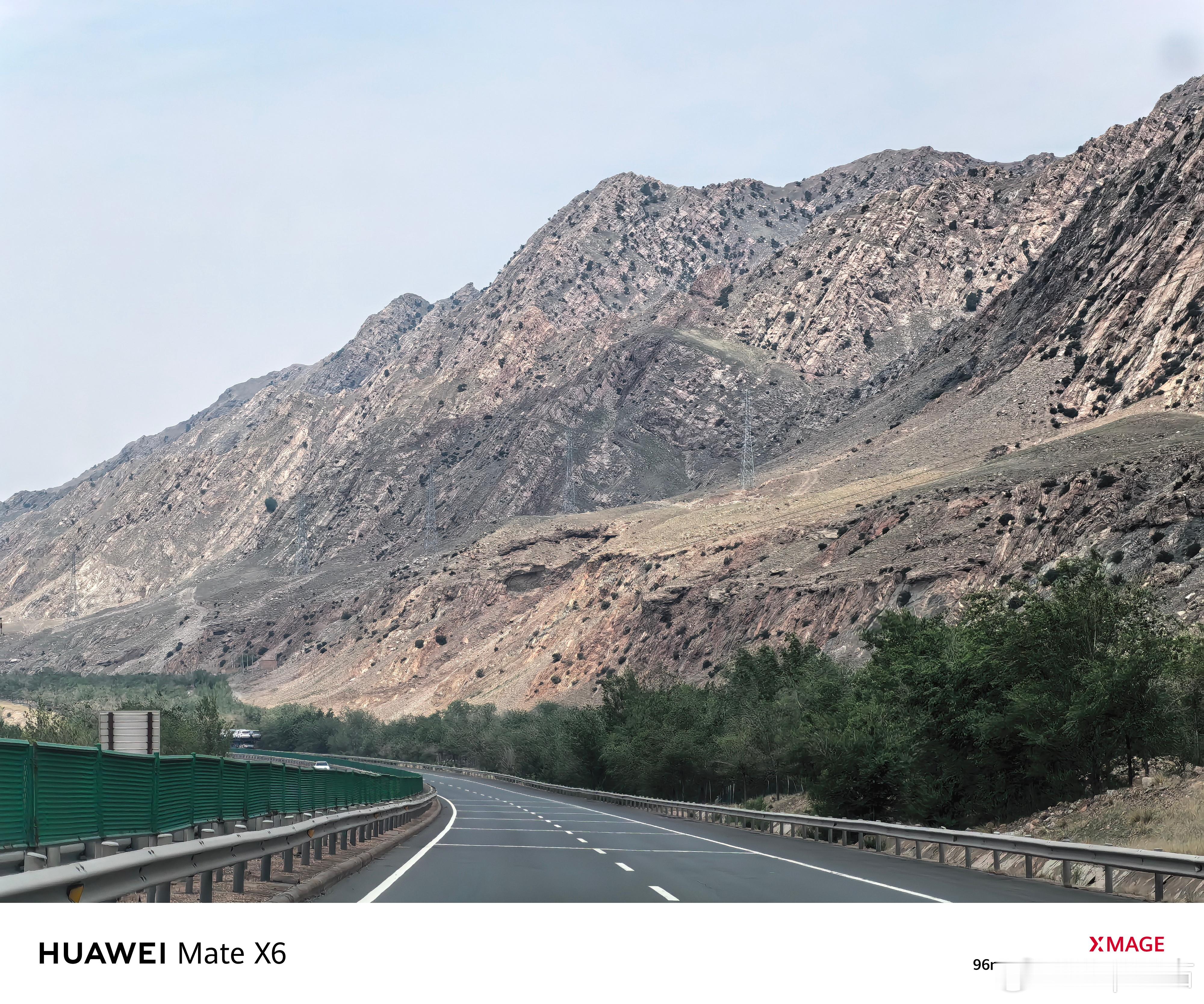 乌拉山还是挺壮丽的祖国的大好河山，真应该多出来走走 ​​​