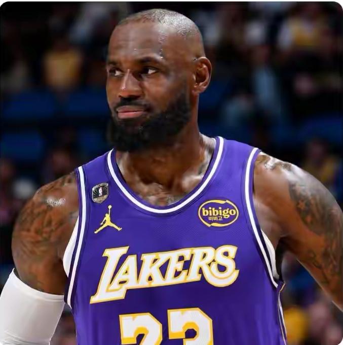 湖人似乎看到了夺冠的希望
但是下赛季怎么操作是关键
詹姆斯能接受2年4000-5