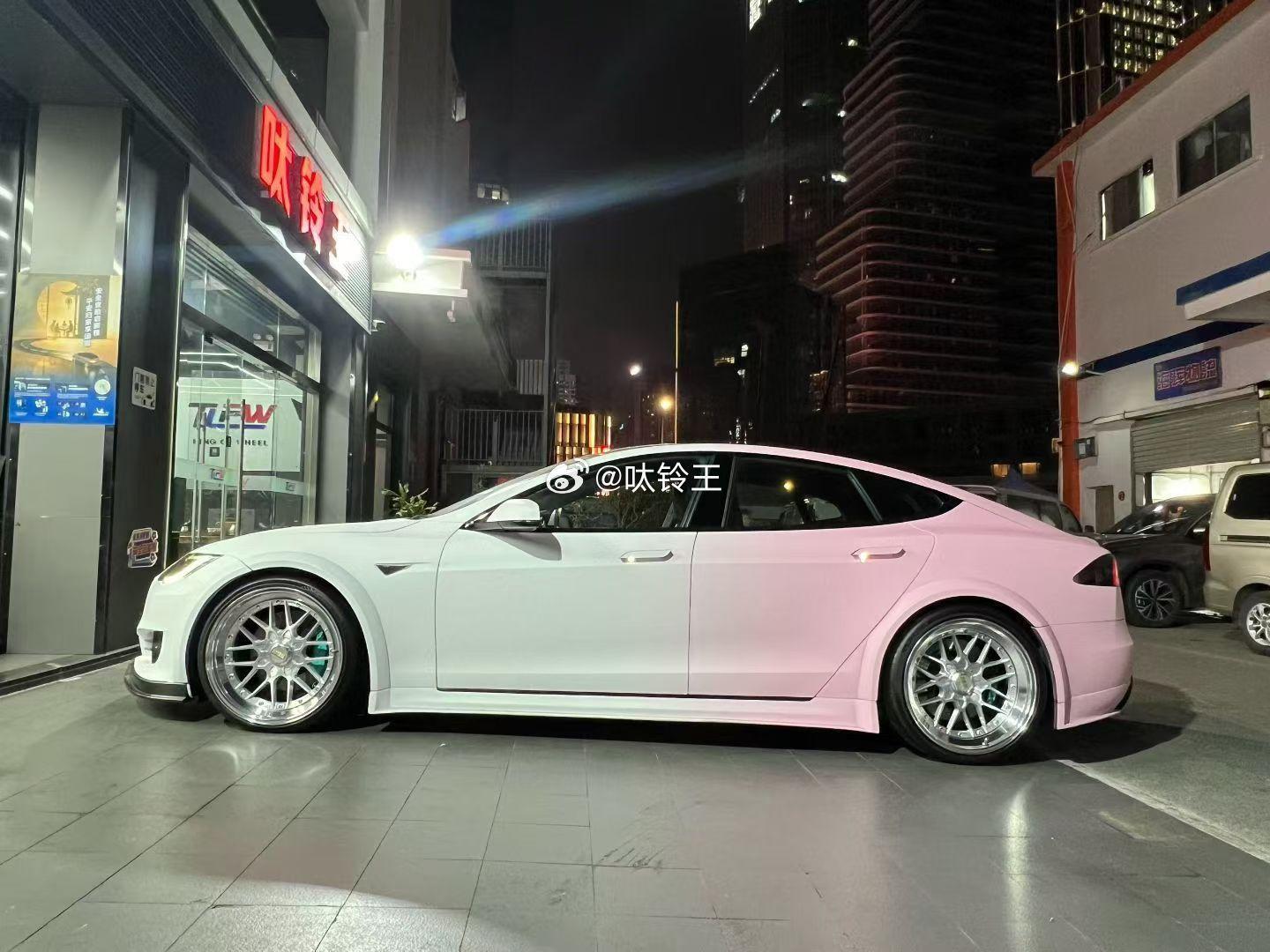 特斯拉S 改宽体 升级21寸 全新 TLFW 定制锻造 全新米其林PS4S意大利