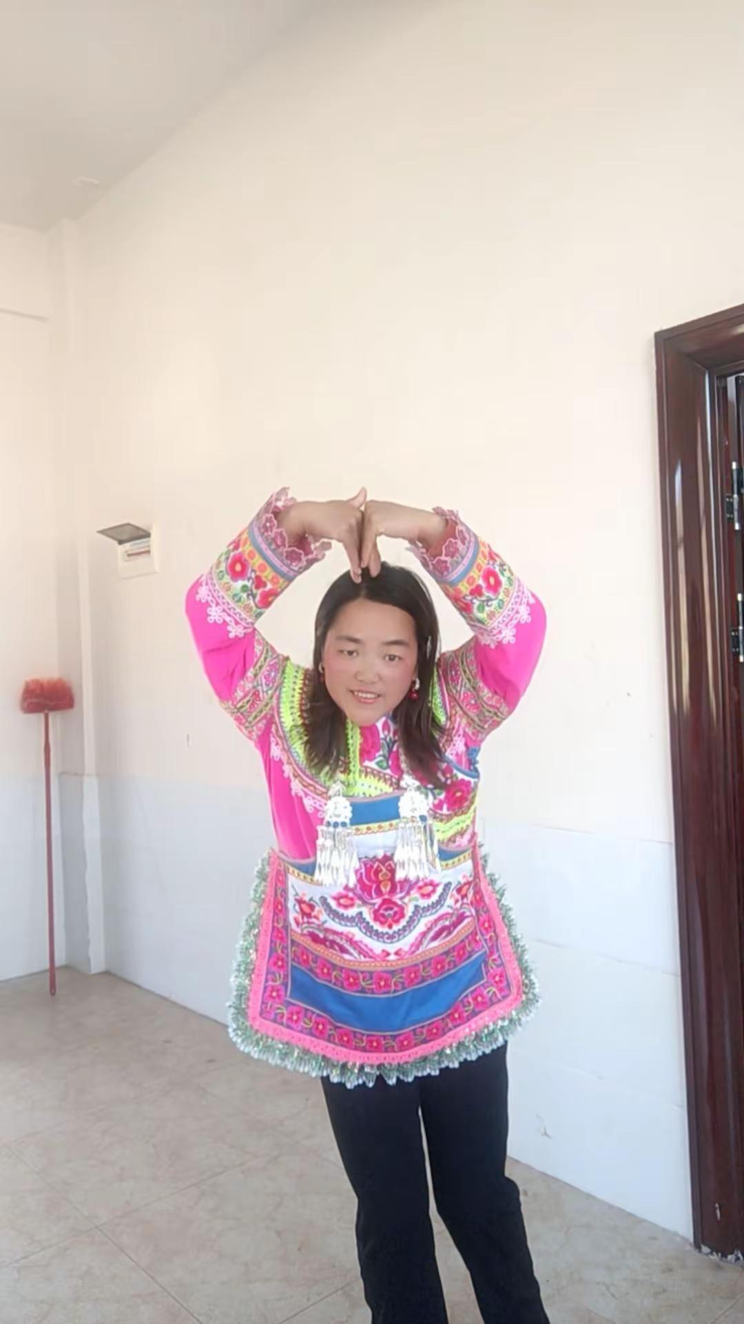 少数名族 越来越好的路上