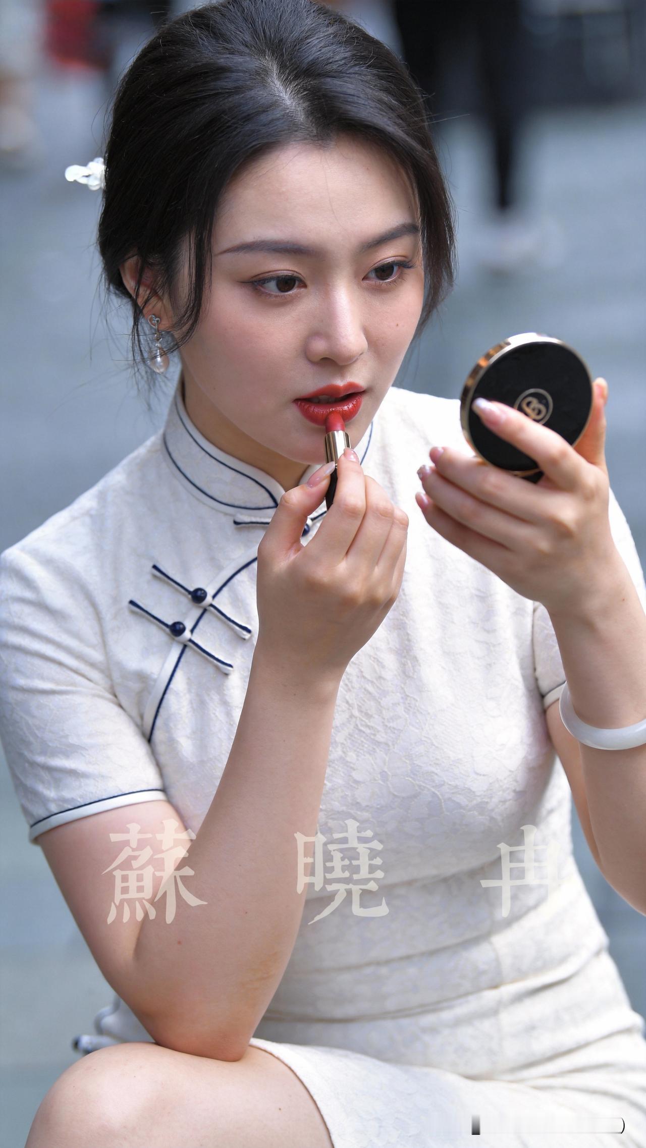 “女为悦己者容”，短短六字道尽了东方女子藏在梳妆里的温柔情愫，这份跨越千年的细腻