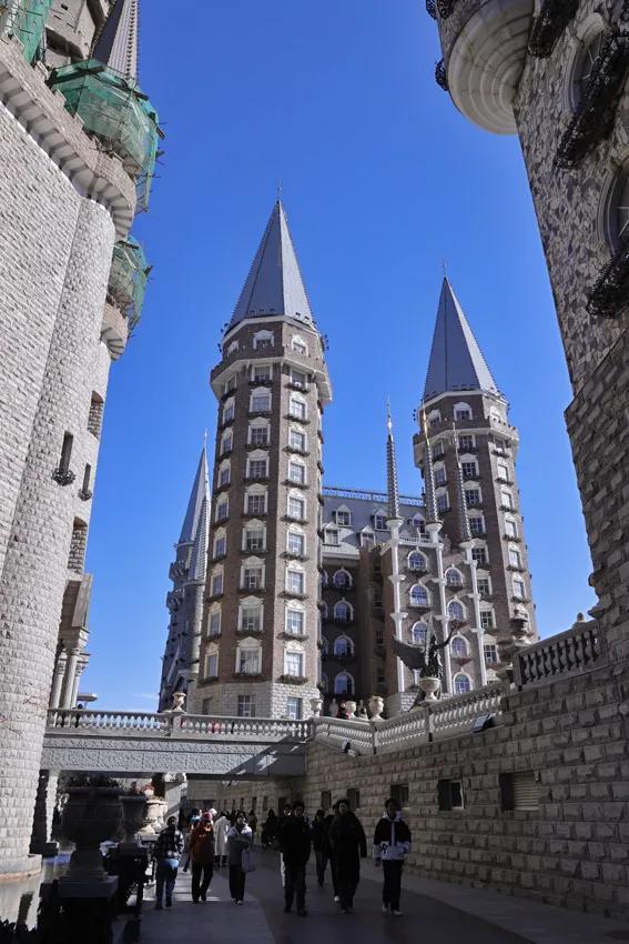 梦幻城堡般的美术学院（下）
豫冀自驾行-27
河北美术学院位于河北省石家庄市新乐