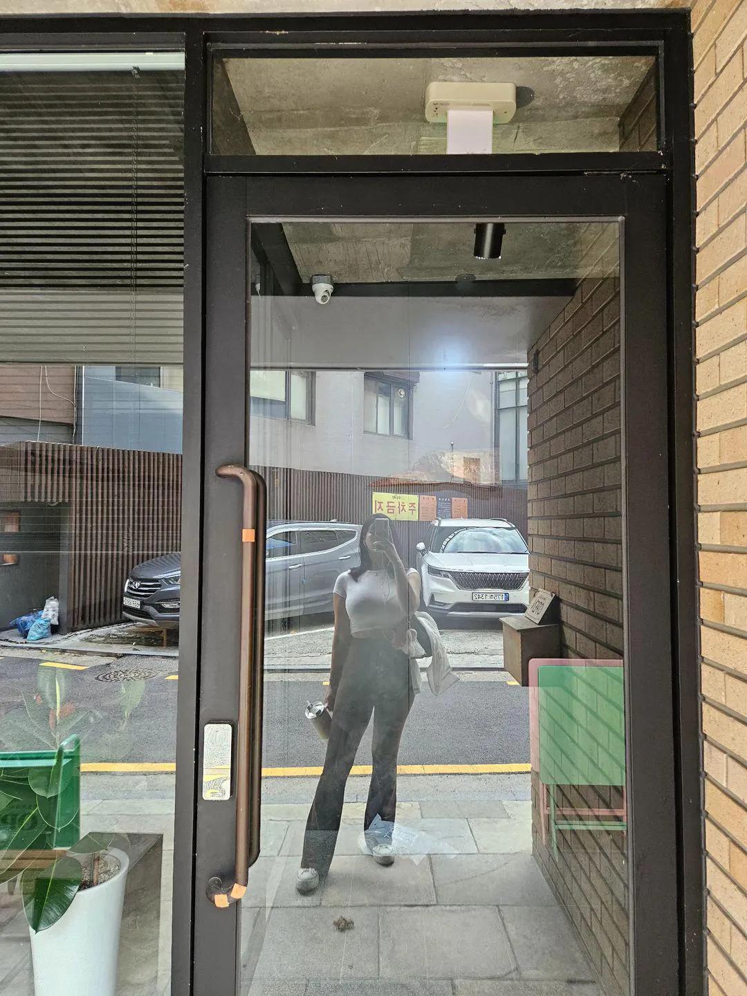 桃花春色暖先开
#风尚。步入# #风情百媚# #靓妹倩影分享# #女子生来就漂亮