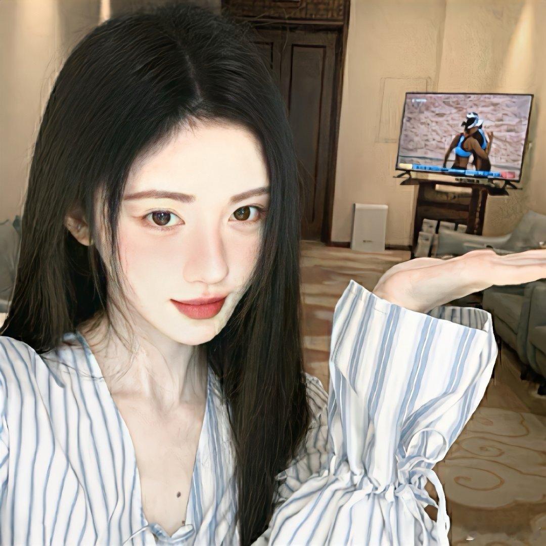 鞠婧祎换了工作室之后妆容都不一样了，网感太重了[思考] ​​​