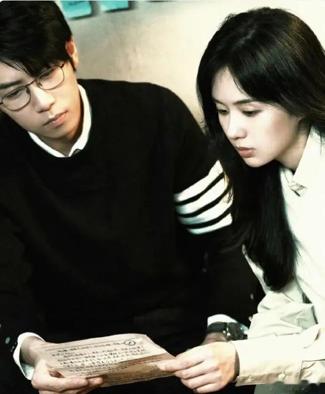 郑合惠子任宥纶恋情曝光！郑合惠子和任宥纶被拍到电玩城甜蜜约会，俩人都是94年的，