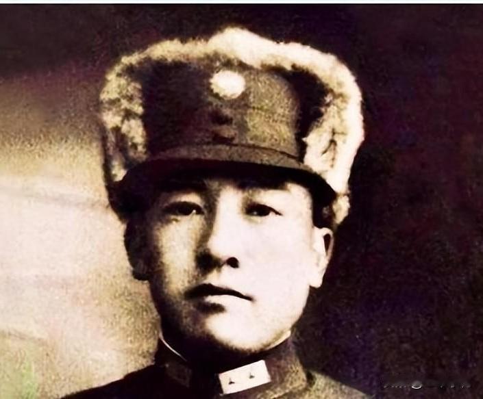 马家军突然袭击了咸阳城，声称共军最怕他们的马家骑兵，彭德怀：赶紧把重机枪运过来！