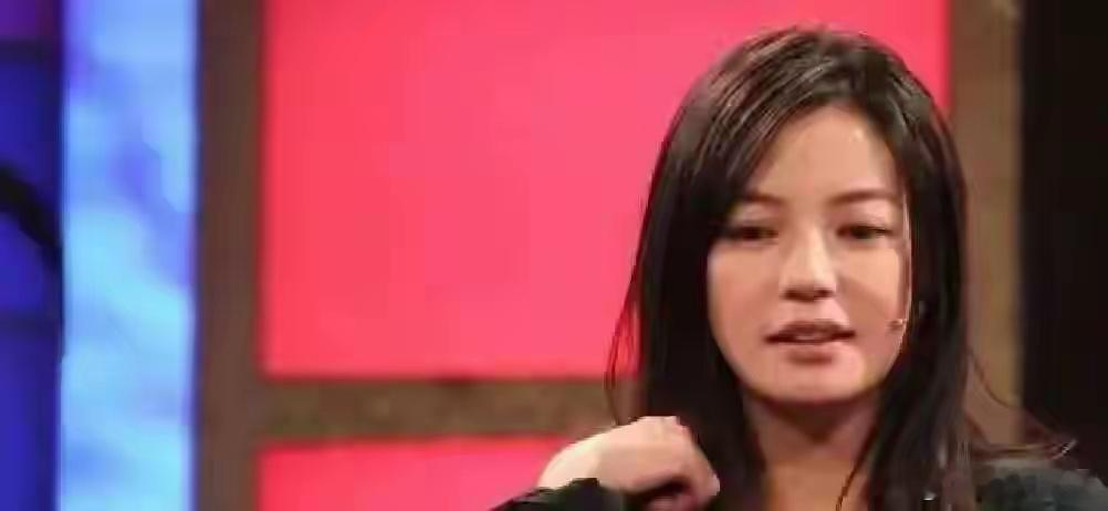 “亲日辱华”，狂妄嚣张的赵薇终于露出原型，最终下场大快人心！九分半钟。从她笑着凑