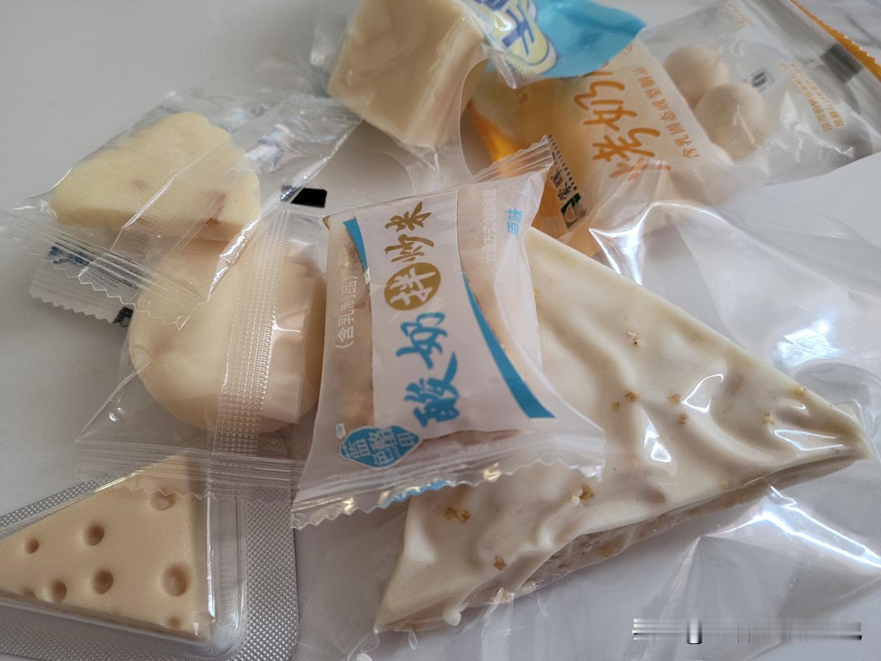 天天在网上看到说，ai替代人工很多岗位和劳动，我没有具体具象。今天去快递超市，我