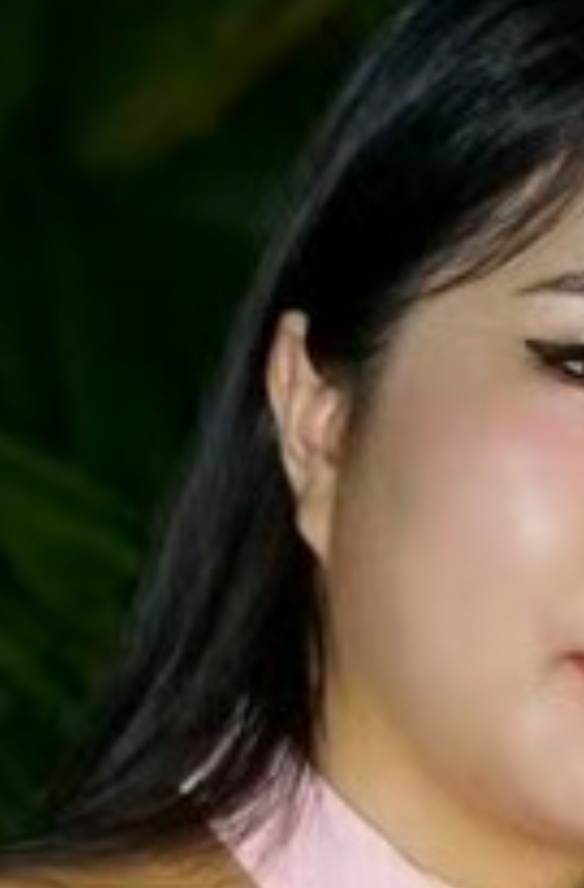 这绝不是一只过得幸福的耳朵，过去不是，现在不是，未来也不会是。 