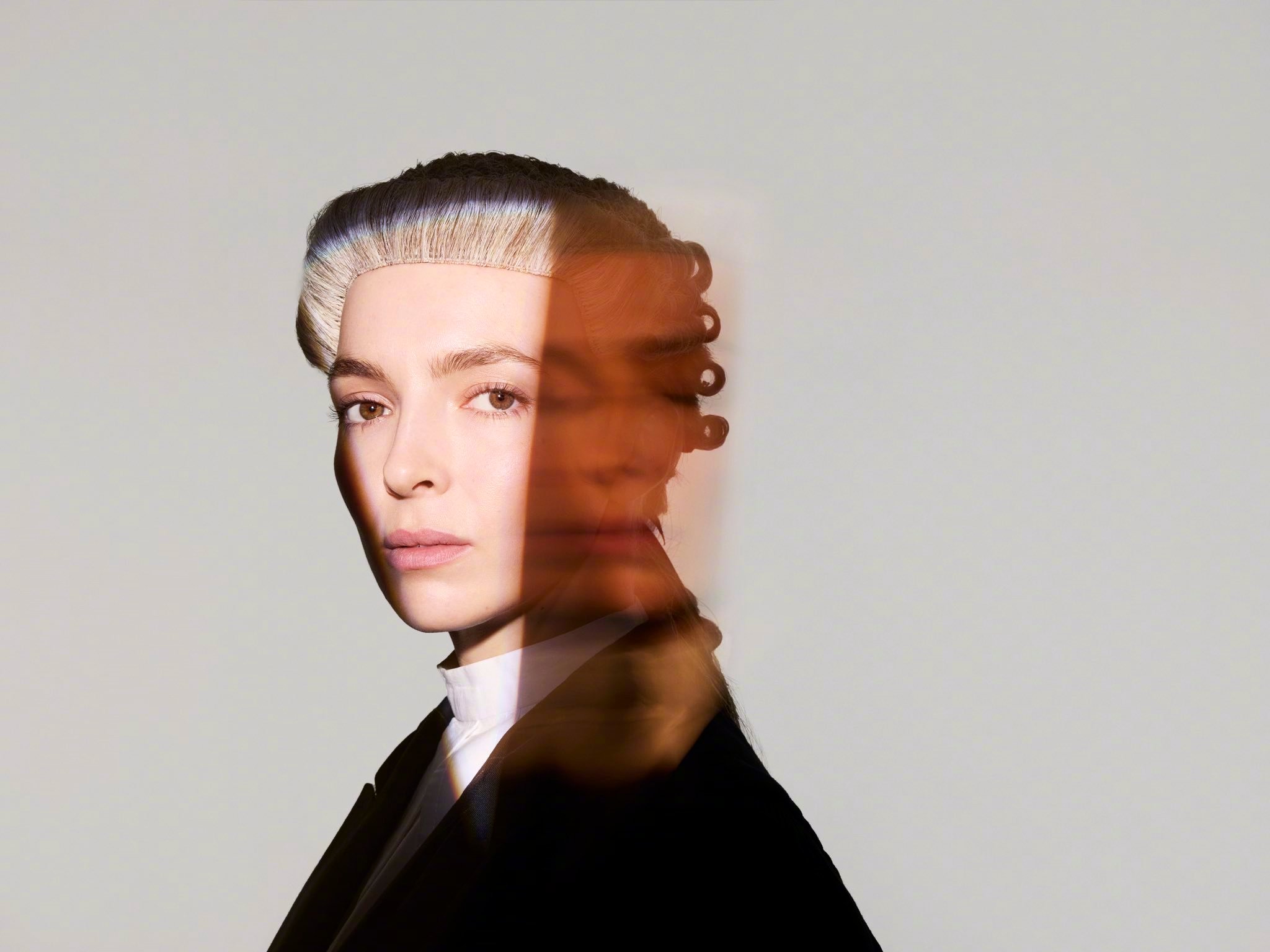 朱迪·科默重返戏剧舞台，初步举证在英国开启巡演，一组新图释出(p1-5)朱迪凭借