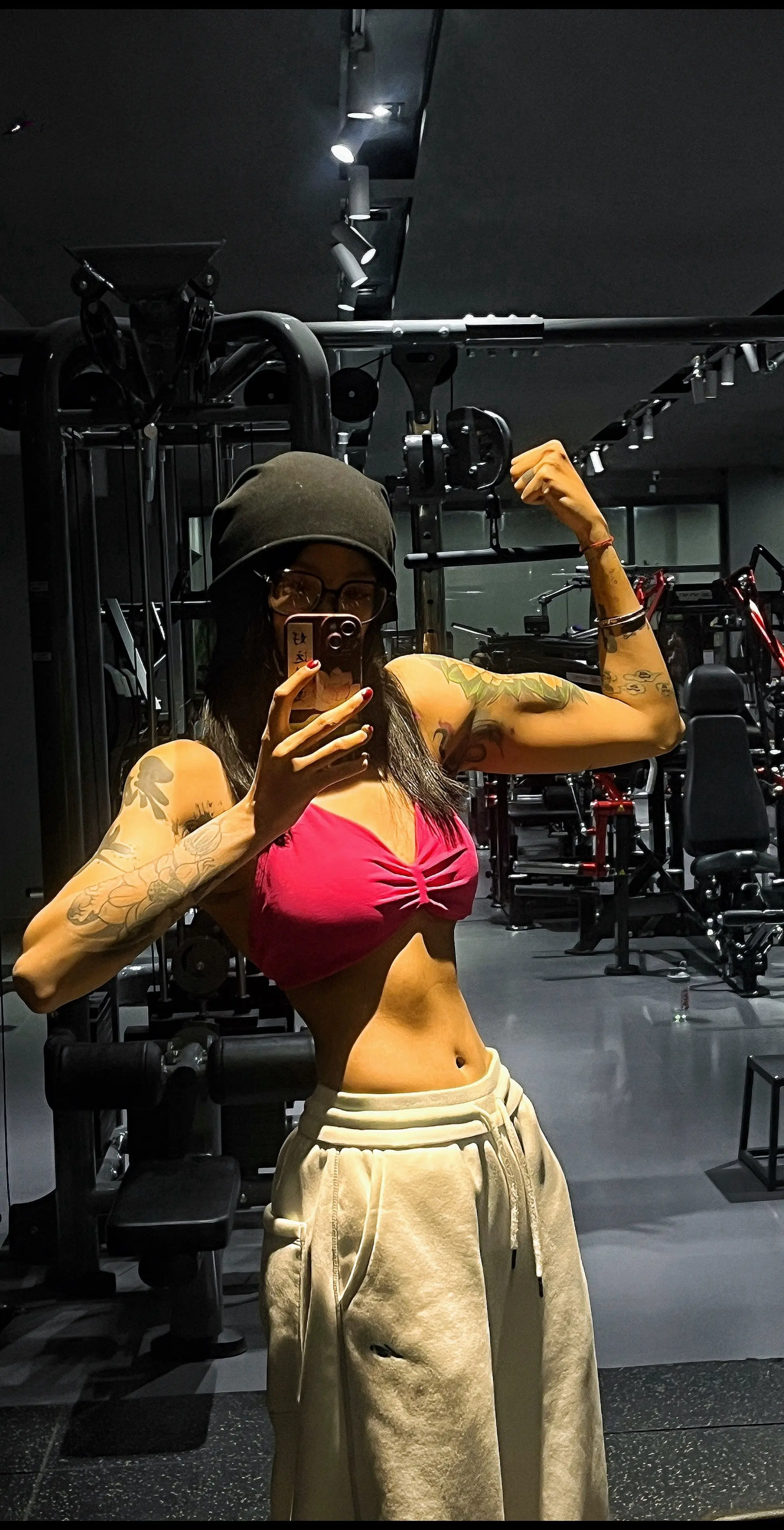 我就是一个很无趣的人，不喜欢群居，社交令我疲惫。不喜欢人潮汹涌的喧嚣...