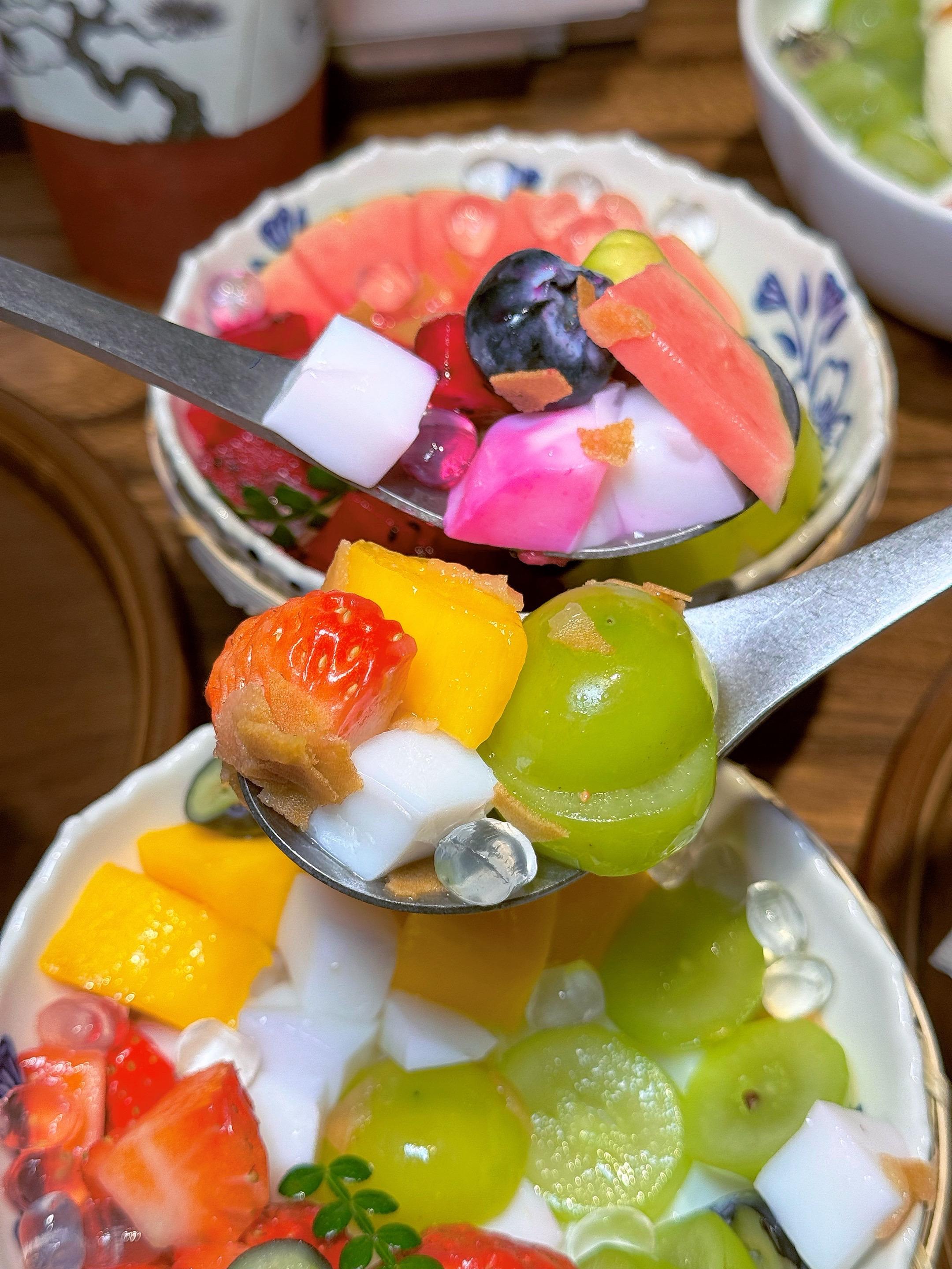 确实是大连数一数二好吃还便宜的糖水铺子！ 那个椰奶冰真的好好喝！都给我去吃！！！