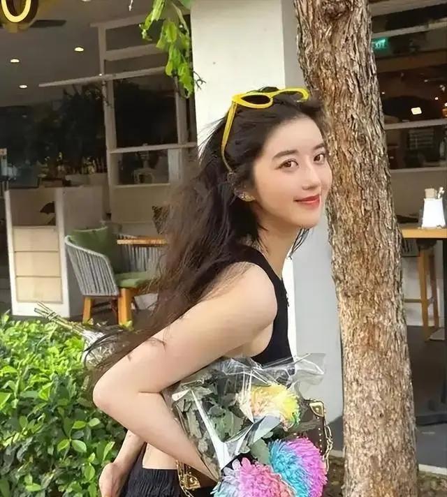 曝著名女星辱华，录音曝光大骂中国人，遭剧方除名
 
最近娱乐圈又出幺蛾子了！成毅
