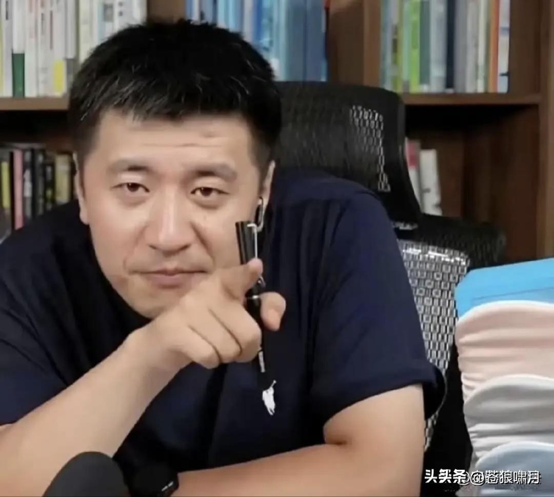 张雪峰壮年早逝，令人唏嘘不已！曾经的他何等意气风发，光鲜亮丽，腰缠万贯，粉丝千万