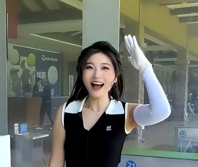 "公司不允许。"这是王暖暖在抢救苏醒后，面对记者说出的一句解释。2026年5月8