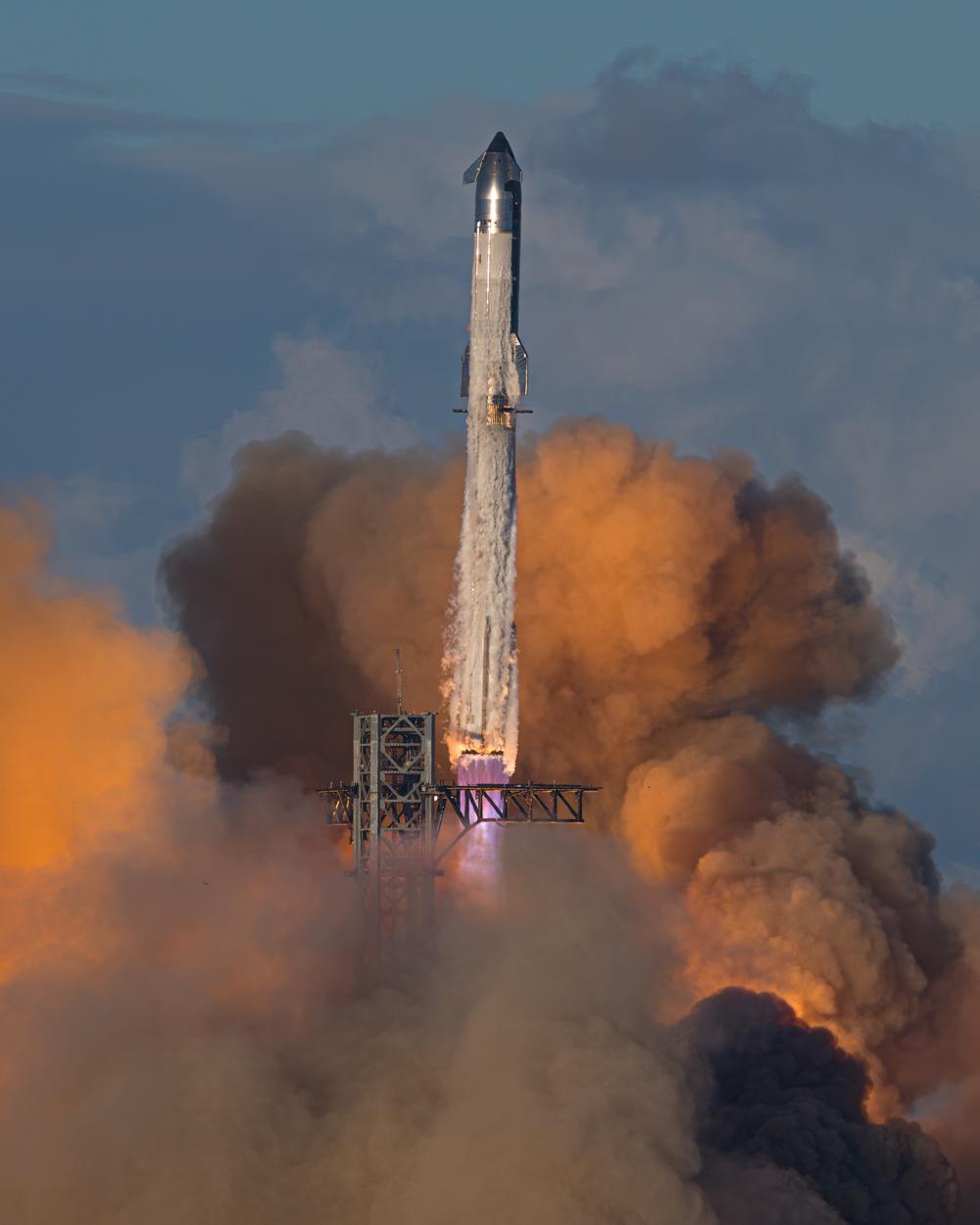 星舰第十一飞完美谢幕，所有预定目标均已完成。
2025年10月14日，北京时间0