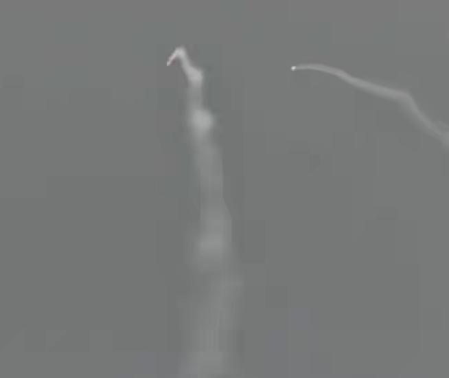 伊朗开展新一阶段“强力打击”，又拿出新导弹：射程1400公里，突防能力强！