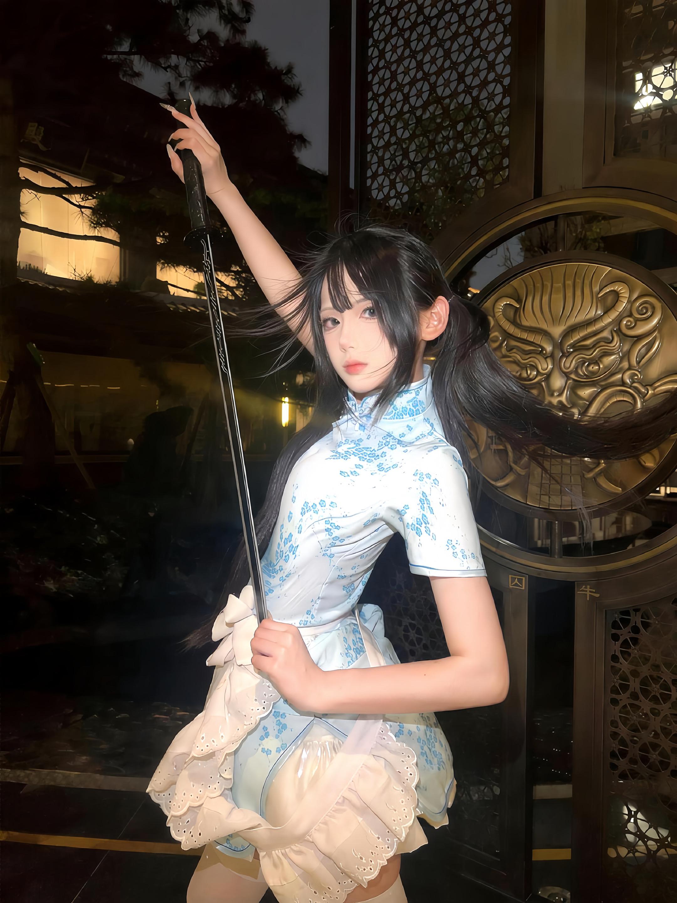 师姐，这招叫做，一剑霜寒十四州。
