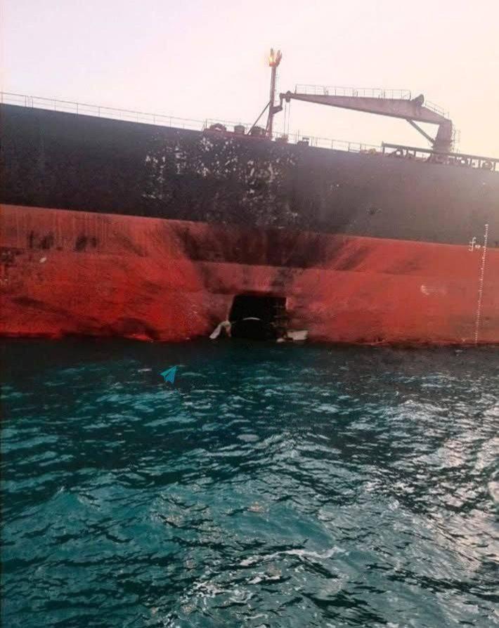 伊朗在本次战争中首次使用无人水面艇（USV）。视频显示，一艘无人艇在科威特海岸附