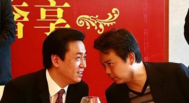 藏不住了！许家印重大资产被曝出，186.5亿转给了“重庆李嘉诚”