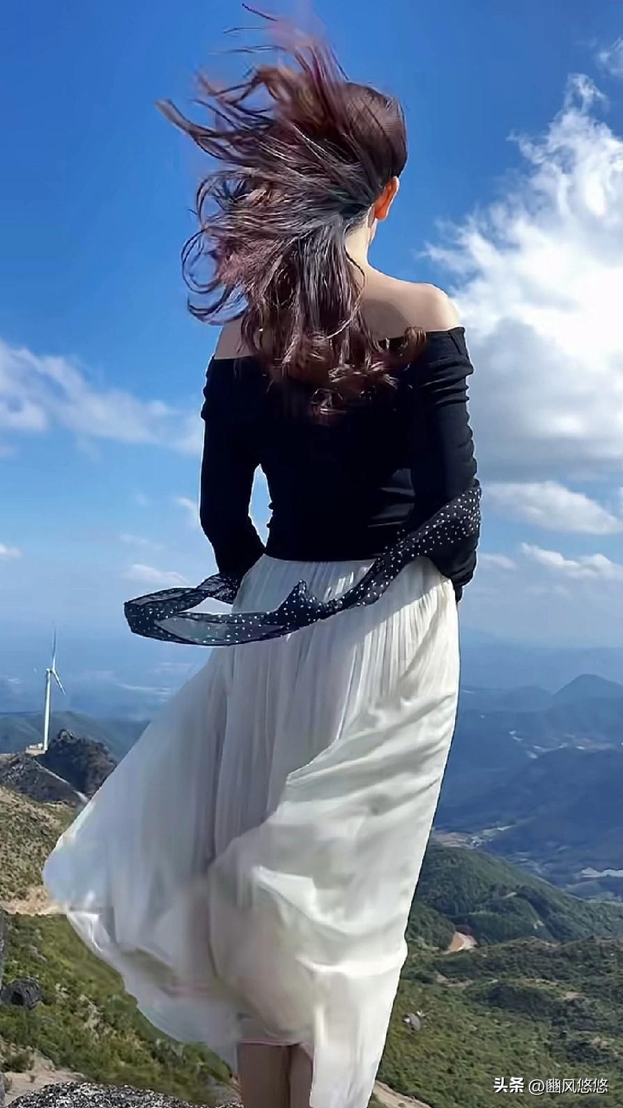 你所崇拜之人，他们的才华、品格、格局与生活方式，皆是你精神追求、审美取向和人生志