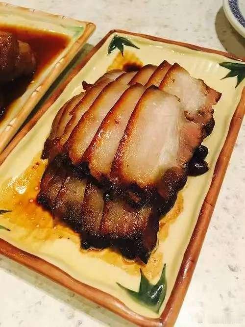 太白酱肉·默斋主人原创散文说起太白酱肉，总不免先自嘲几分俗气。明明只是一方家常酱