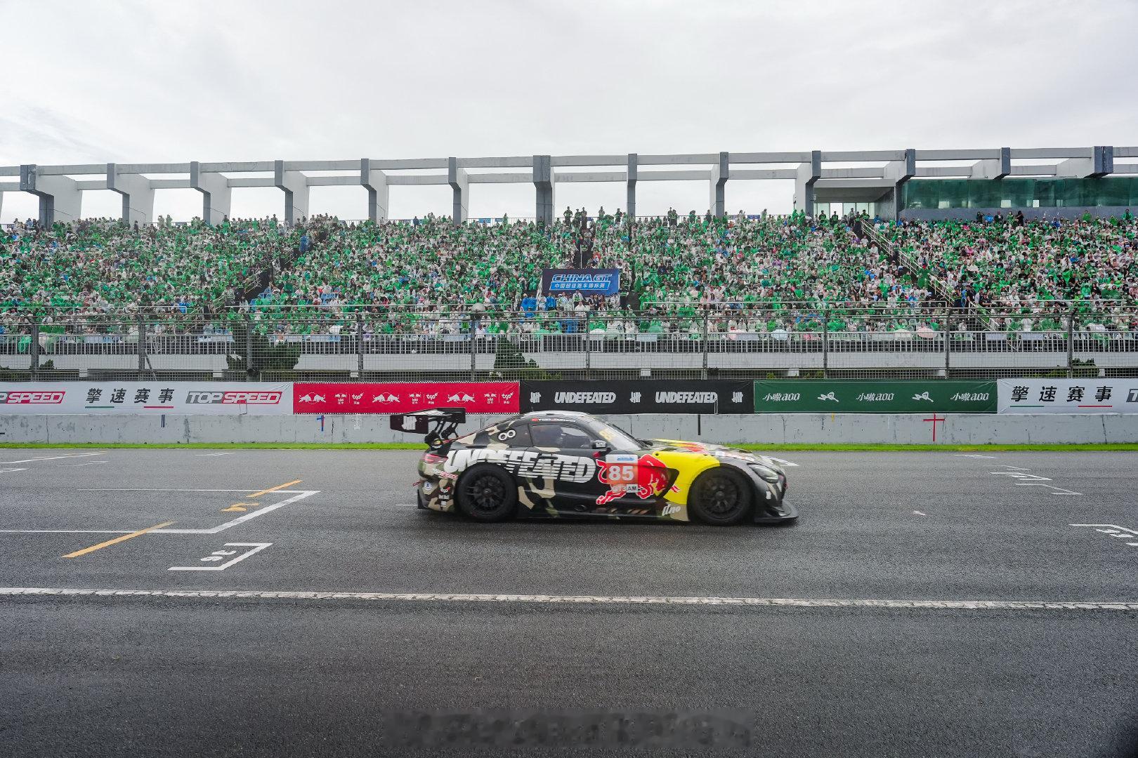 王一博  GT3官摄85racing （