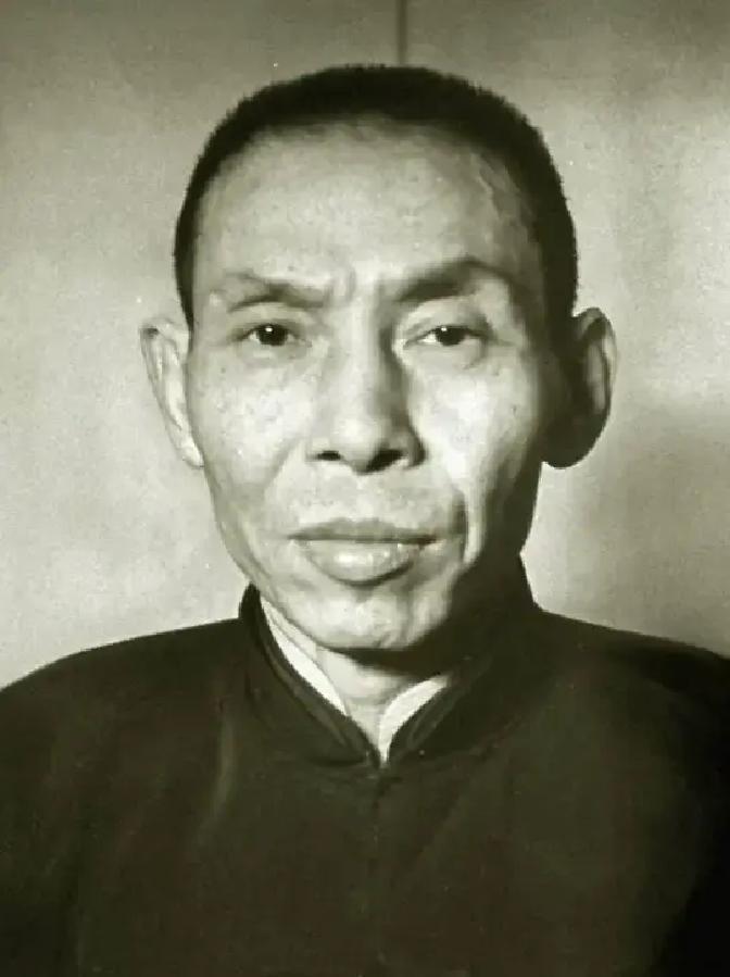 大律师秦联奎到杜月笙赌场玩，输了4000块大洋，没钱支付，只好开支票抵债。没想到