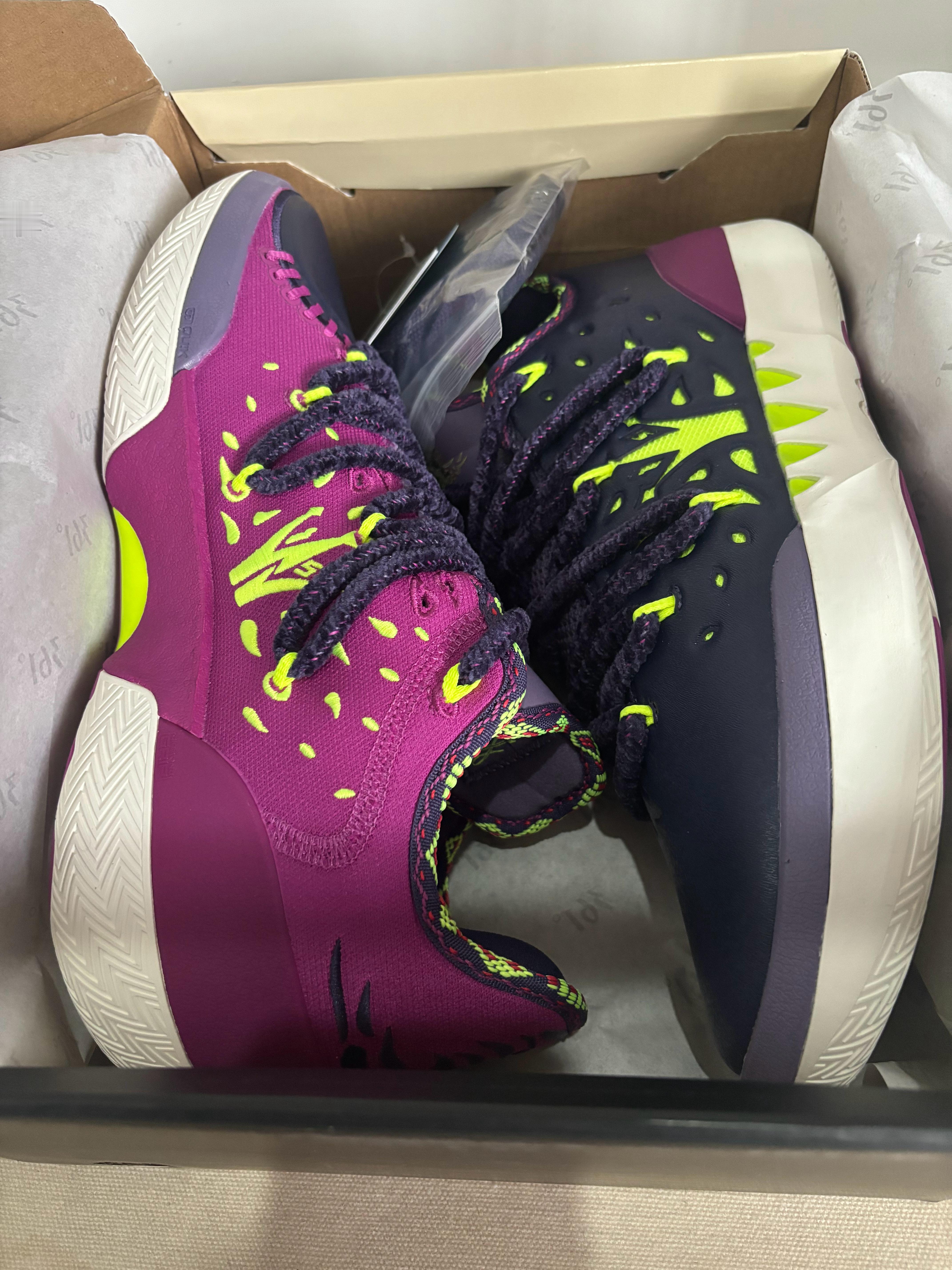 都说中锋不卖鞋，Joker1不折不扣的中锋鞋。Joker2让我感觉多了几分灵活性