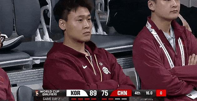 痛心疾首[捂脸]！被棒子双杀了，最高时落后30多分，这还是我们熟悉的那支中国男篮