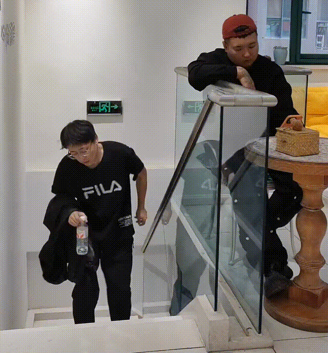 爆笑梗图 | 陌生人，听我说，谢谢你！