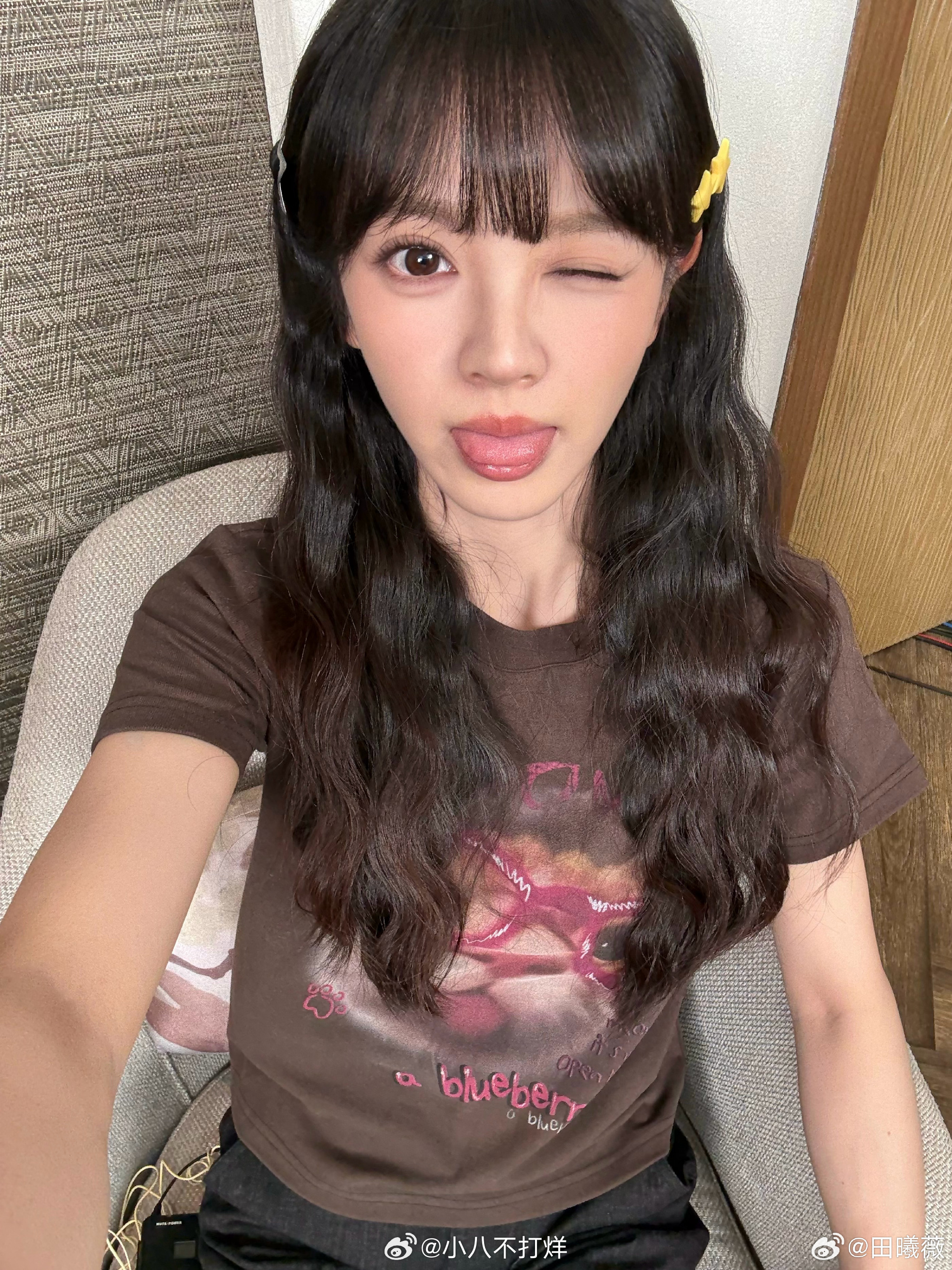 田曦薇抱猫live图田曦薇 分享日常live图[awsl]康康好大一只！我将永远