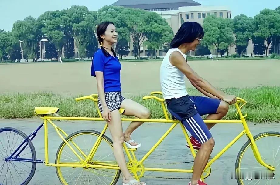 她和他，如果看到这照片，是该感慨青春无悔呢[what]，还是转脸不看呢[what
