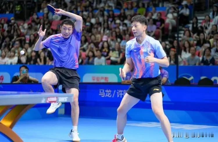 7月19日晚，湖南长沙，2026年全国乒乓球锦标赛男双决赛，马龙/许昕以3:0击